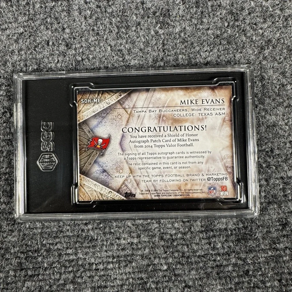 2014 Topps Valor Mike Evans Shield of Honor Patch Auto RC Buccaneers Rookie